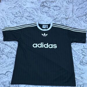 Baggy Adidas Black and White Stripped Men's Jersey